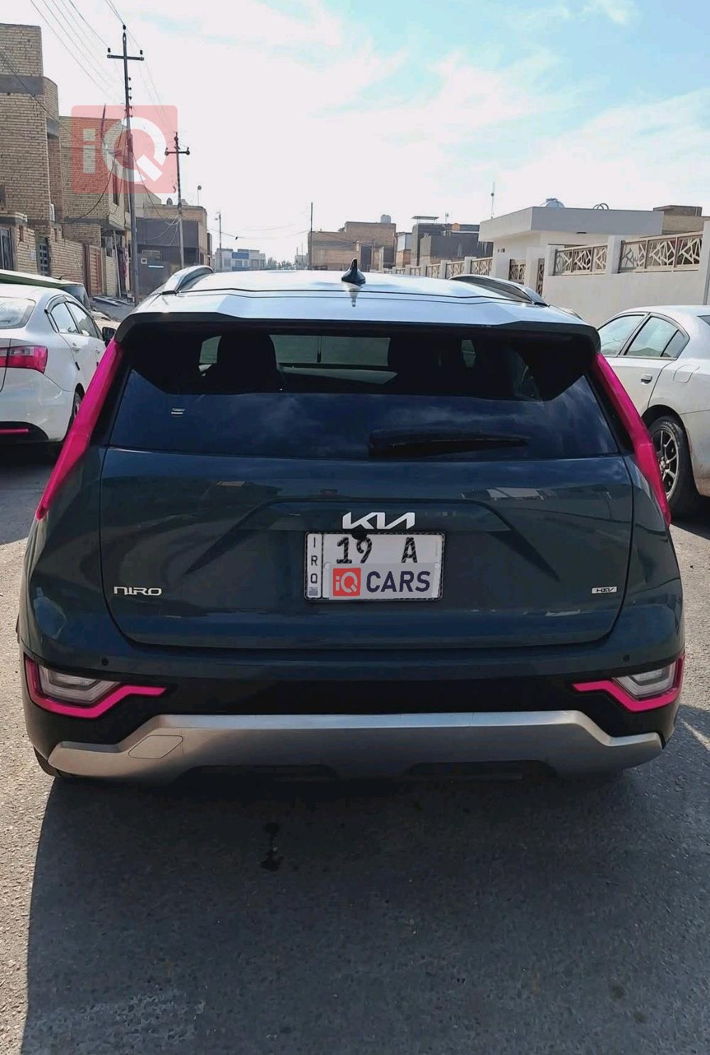 كيا نيرو